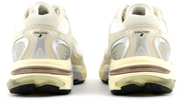 Evolution Monochrome Off White - Image 3